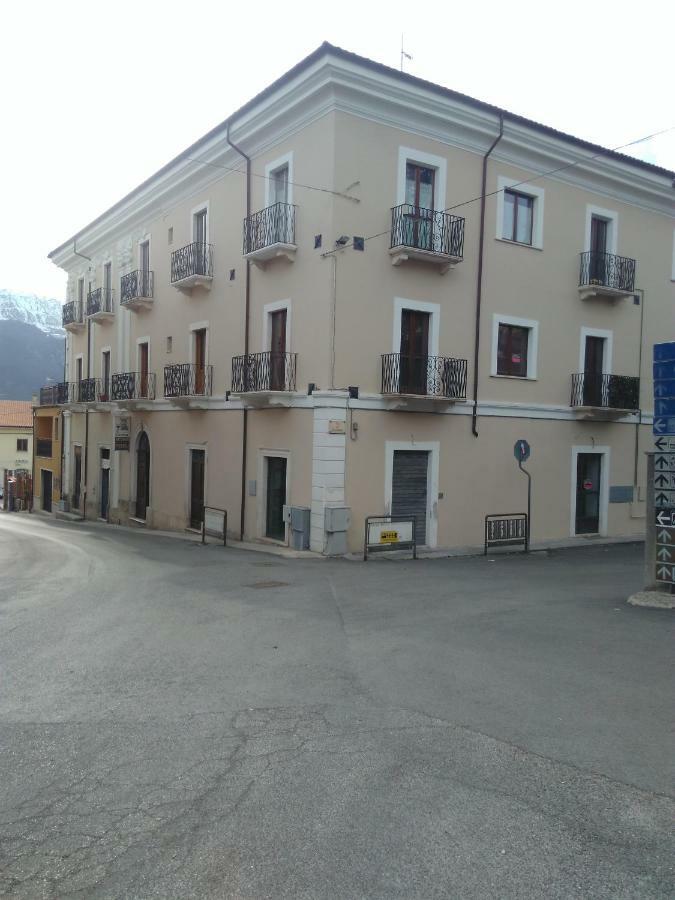Palazzo Camelot, 19 Via Nazionale Διαμέρισμα San Demetrio ne' Vestini Εξωτερικό φωτογραφία